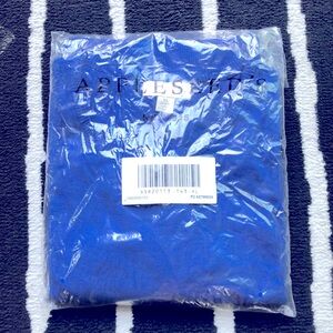 Appleseed’s Sapphire XL NIPackage Sweater. Mid length sleeves scoop neck
